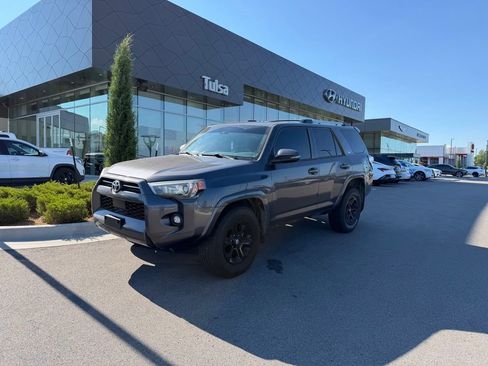 Used 2022 Toyota 4Runner SR5 Premium w/ Moonroof Package RWD image 1
