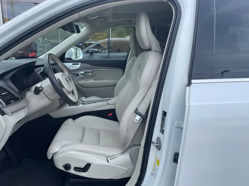 Certified 2024 Volvo XC90 T8 Ultimate w/ Lounge Package AWD/4WD image 8