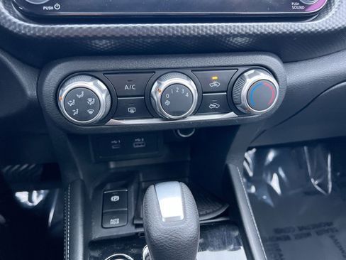 Used 2023 Nissan Kicks SV image 19