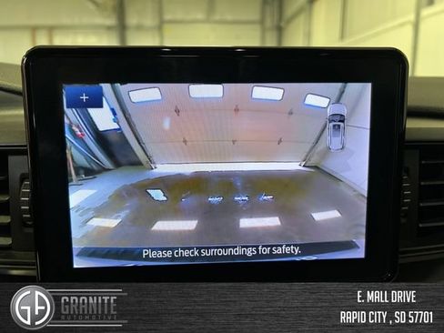 Used 2024 Ford Explorer XLT AWD/4WD image 16