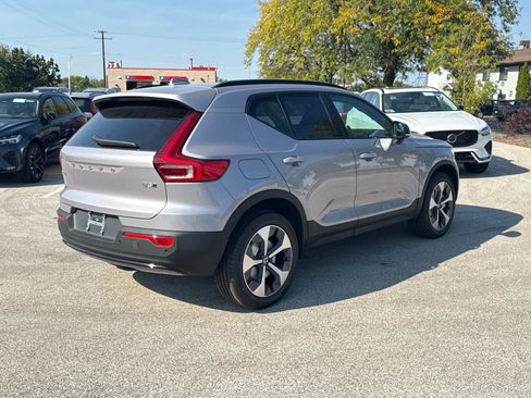 New 2026 Volvo XC40 B5 Plus w/ Climate Package image 5