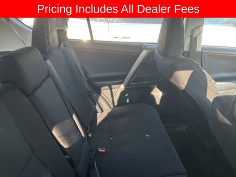 Used 2017 Toyota RAV4 XLE FWD image 5