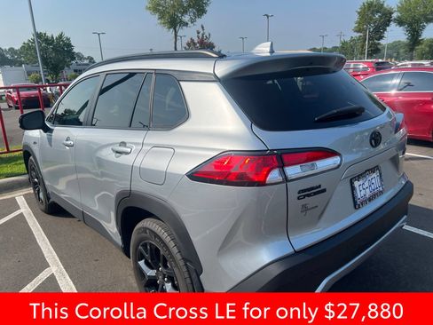 Used 2024 Toyota Corolla Cross LE FWD image 9