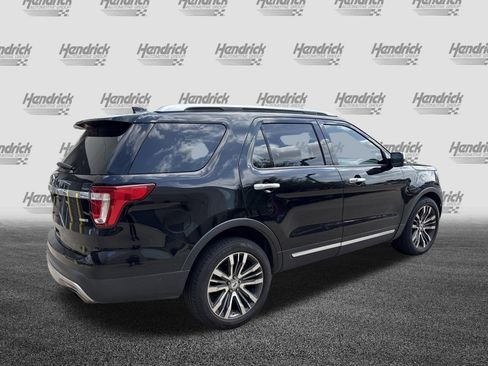 Used 2017 Ford Explorer Platinum image 10