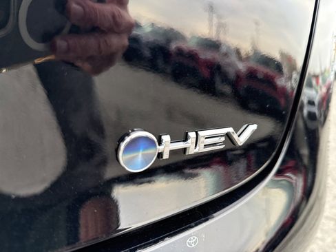 New 2026 Toyota Prius XLE image 17