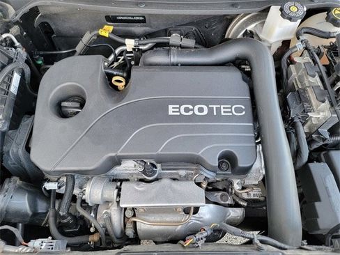 Used 2020 Chevrolet Equinox LT image 40