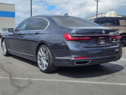 Used 2020 BMW 740i w/ Premium Package RWD image 3