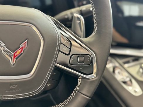 Used 2025 Chevrolet Corvette Stingray image 19