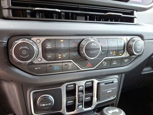 Used 2024 Jeep Wrangler Unlimited Sahara w/ Safety Group image 13