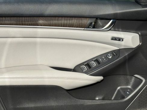 Used 2019 Honda Accord EX-L image 17