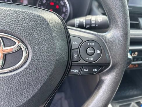 Used 2021 Toyota RAV4 XLE AWD/4WD image 26
