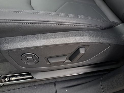 New 2025 Audi Q3 2.0T Premium image 19