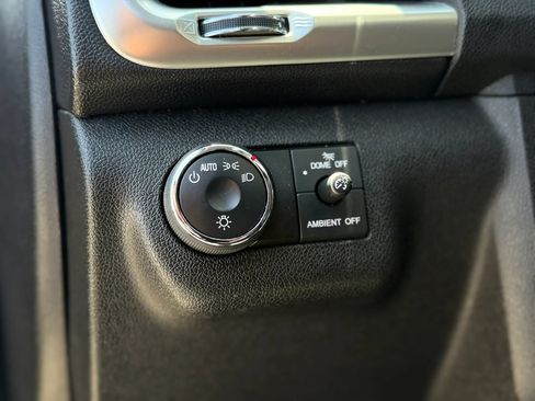 Used 2016 GMC Acadia SLE FWD image 15