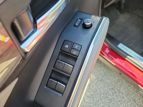 Used 2023 Toyota Highlander Limited FWD image 14