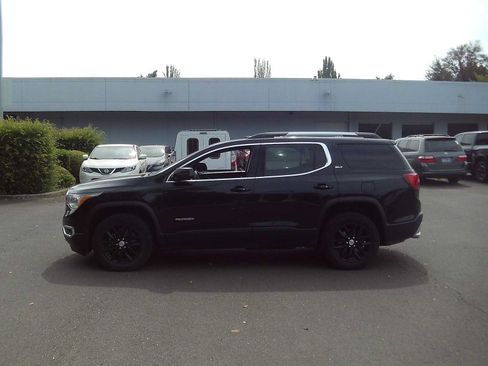 Used 2018 GMC Acadia SLT AWD/4WD image 2