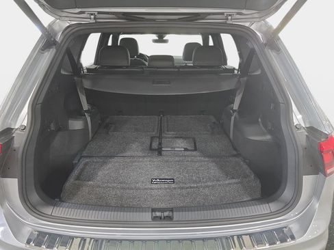 Used 2022 Volkswagen Tiguan SE R-Line FWD image 11