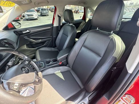Used 2019 Volkswagen Jetta SEL w/ Cold Weather Package image 13