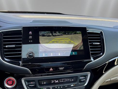 Used 2022 Honda Pilot Elite image 16