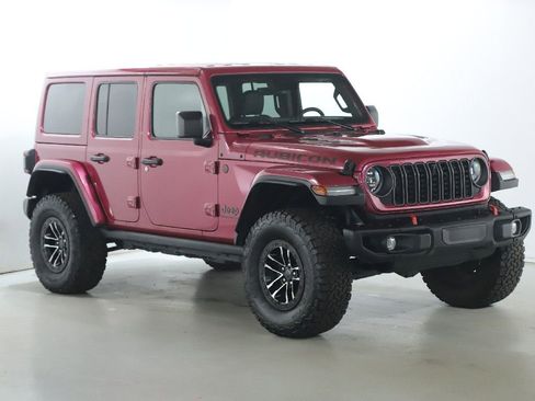 Used 2024 Jeep Wrangler Unlimited Rubicon AWD/4WD image 9