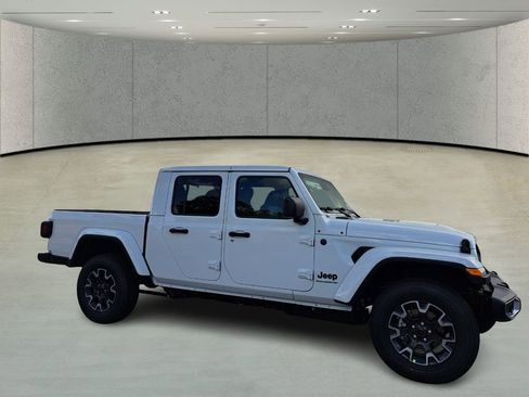 New 2026 Jeep Gladiator Sport AWD/4WD image 3