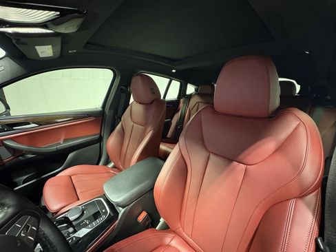 Certified 2023 BMW X4 xDrive30i w/ Premium Package image 17