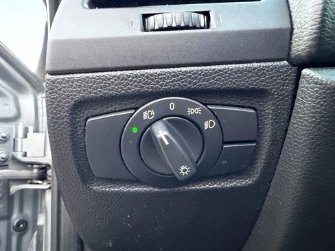 Used 2011 BMW 135i Convertible image 29