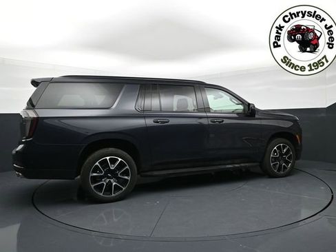 Used 2026 Chevrolet Suburban RST w/ Comfort Package AWD/4WD image 6
