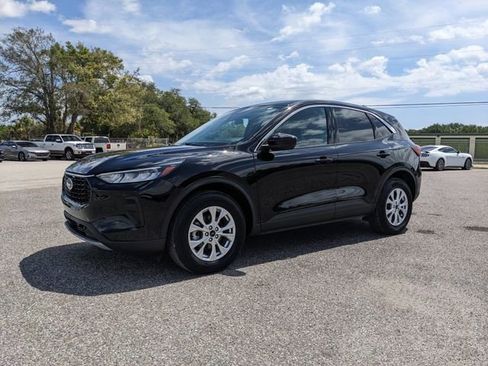 Used 2023 Ford Escape Active w/ Tech Pack #2 AWD/4WD image 8
