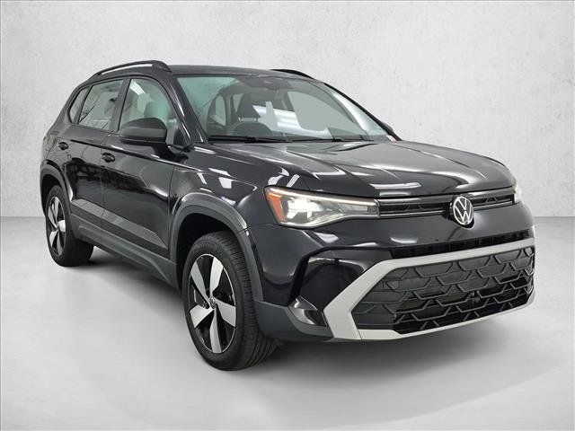 Used 2025 Volkswagen Taos S AWD/4WD image 3