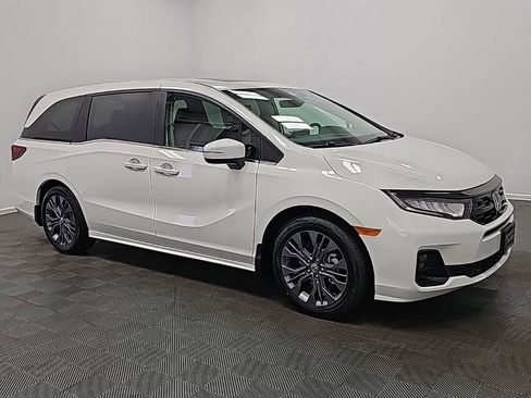 New 2026 Honda Odyssey Touring image 2