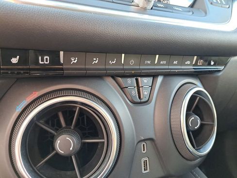 Used 2020 Chevrolet Blazer LT image 25