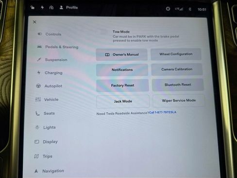 Used 2017 Tesla Model X 90D image 36