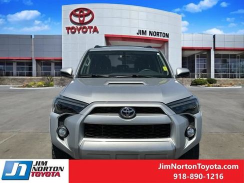 Used 2019 Toyota 4Runner TRD Off-Road AWD/4WD image 8