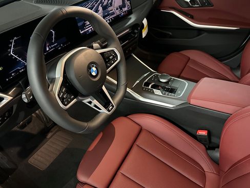 Used 2026 BMW 330i Sedan w/ M Sport Package RWD image 4