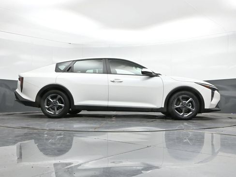 Used 2025 Kia K4 FWD image 42