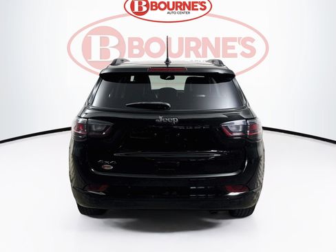 Used 2022 Jeep Compass High Altitude AWD/4WD image 11