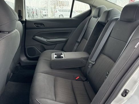Used 2024 Nissan Altima 2.5 SV image 19