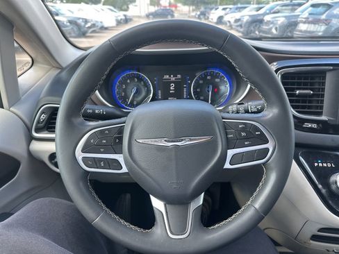 Used 2024 Chrysler Voyager LX FWD image 17