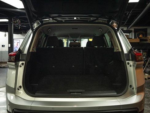 Used 2025 Nissan Rogue SV AWD/4WD image 7
