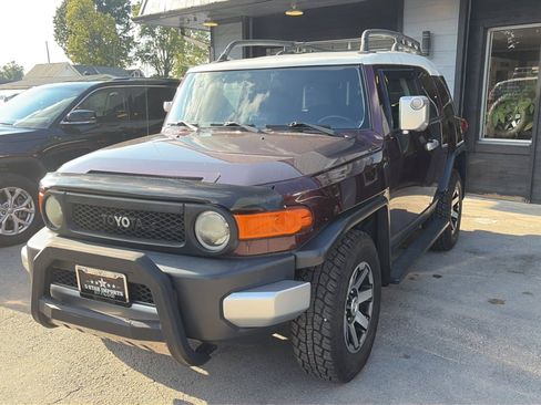 Used 2007 Toyota FJ Cruiser 4WD image 1