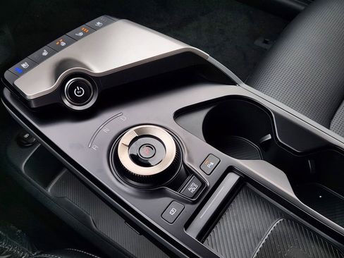 New 2025 Kia EV6 Wind image 22