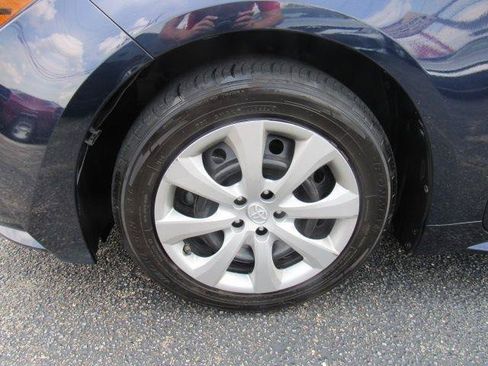 Used 2021 Toyota Corolla LE FWD image 8