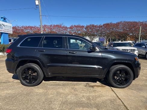 Used 2015 Jeep Grand Cherokee Altitude image 4