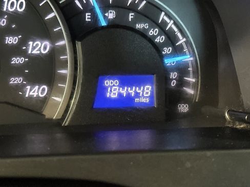 Used 2014 Toyota Camry LE FWD image 21