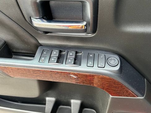 Used 2015 GMC Sierra 1500 SLE w/ SLE Value Package AWD/4WD image 12