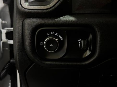 Used 2021 RAM 2500 Tradesman w/ Chrome Appearance Group image 26