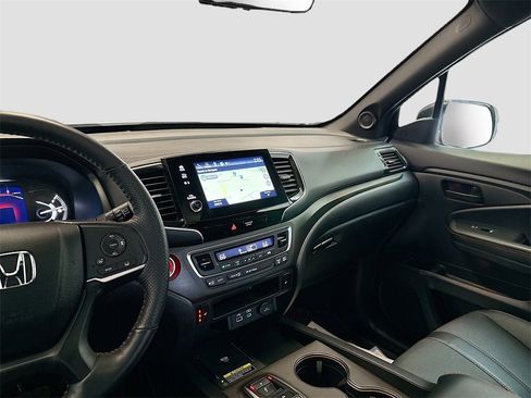 Used 2025 Honda Passport TrailSport image 24