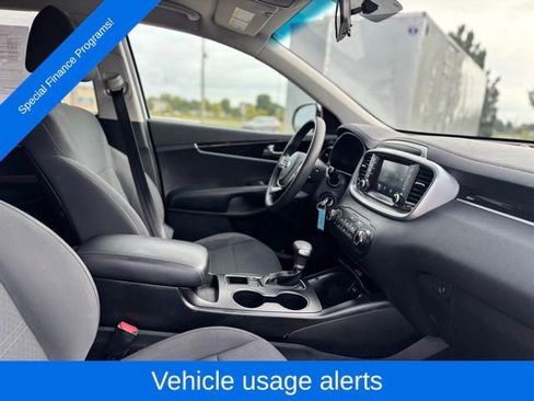 Used 2020 Kia Sorento LX image 12