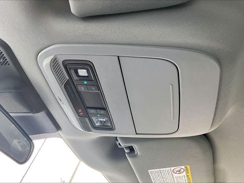 Used 2025 Ford F250 XLT AWD/4WD image 32
