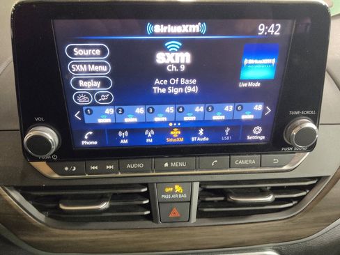 Used 2024 Nissan Altima 2.5 SV FWD image 25